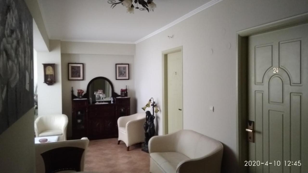 Palatino Hotell Loutra Aidhipsou Exteriör bild