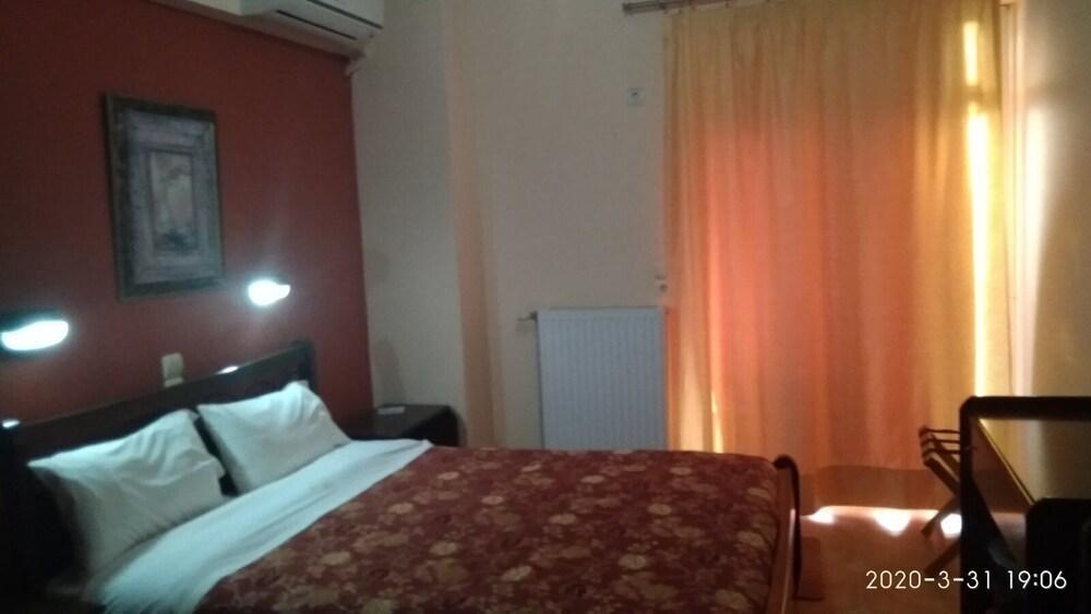 Palatino Hotell Loutra Aidhipsou Exteriör bild